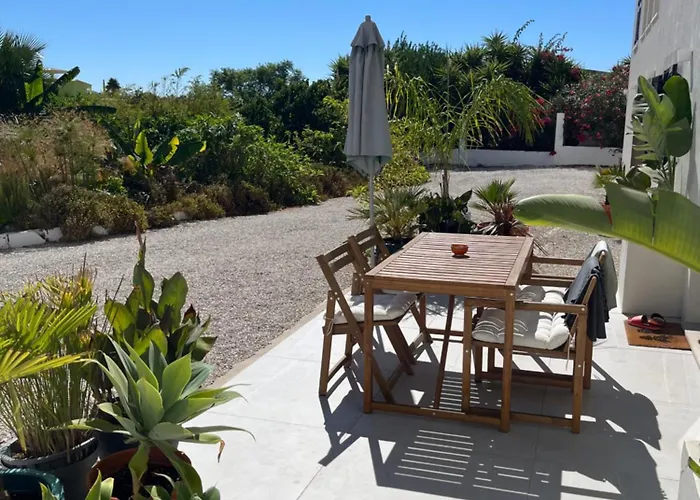 A Tranquil Garden Apartment, - Benagil Carvoeiro (Lagoa)