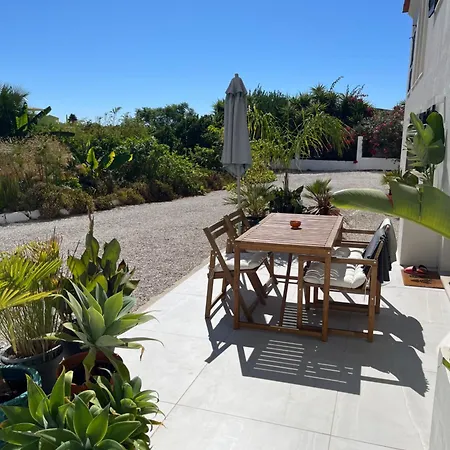 A Tranquil Garden Apartment, - Benagil 카르보에이루